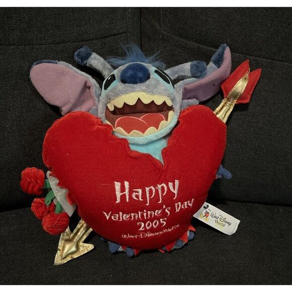 Disney Parks Stitch Valentines beanie vintage plush figure 2005 New With Tags - Picture 1 of 5